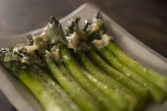 Asparagi gratinati allo Sbrinz DOP