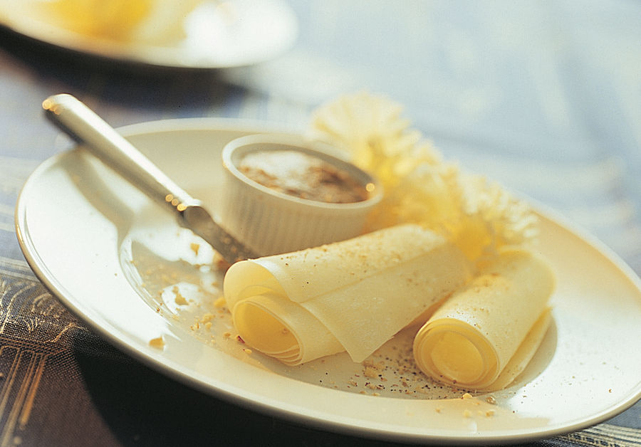 Formaggio con mousse alla frutta secca