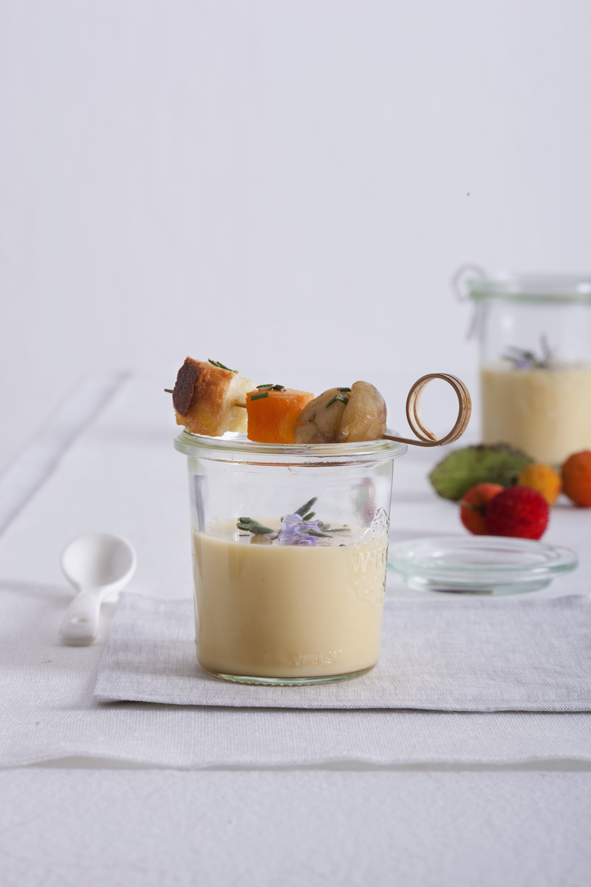 Mini spiedini di castagne e zucca con fonduta di Le Gruyère DOP