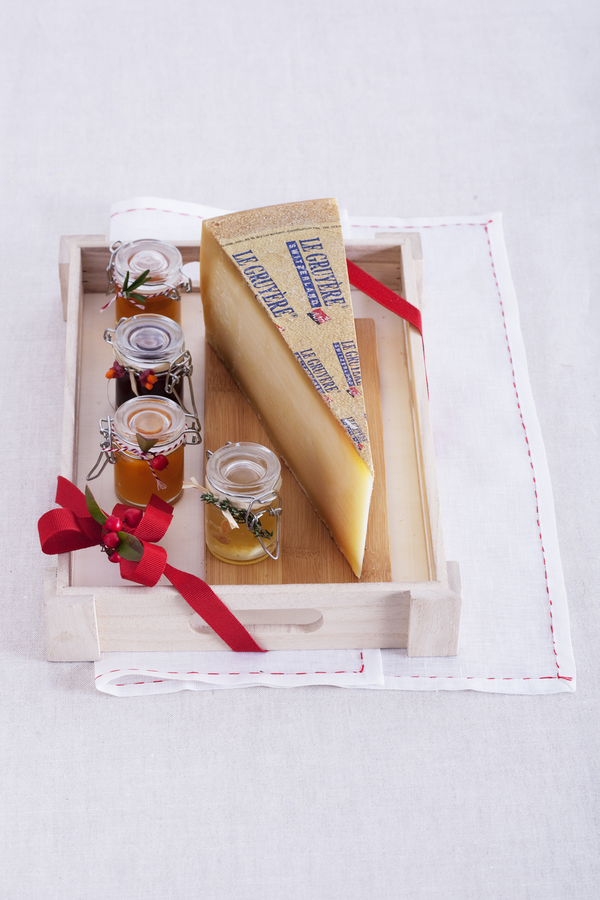 Le Gruyere DOP e Confettura agrodolce di cipolle rosse